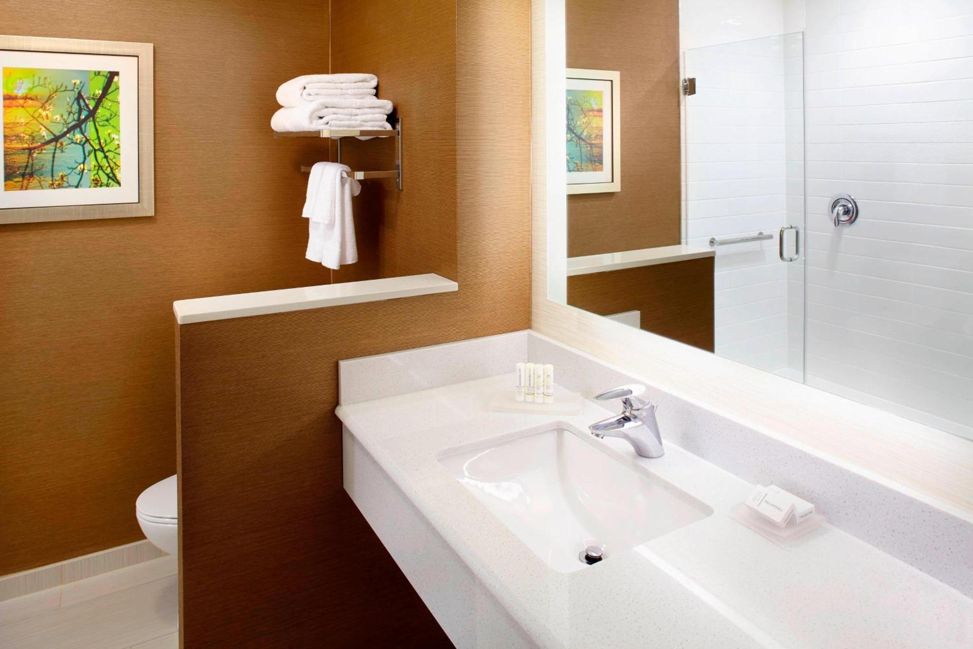 Hotel Fairfield By Marriott & Wheeling At The Highlands Triadelphia